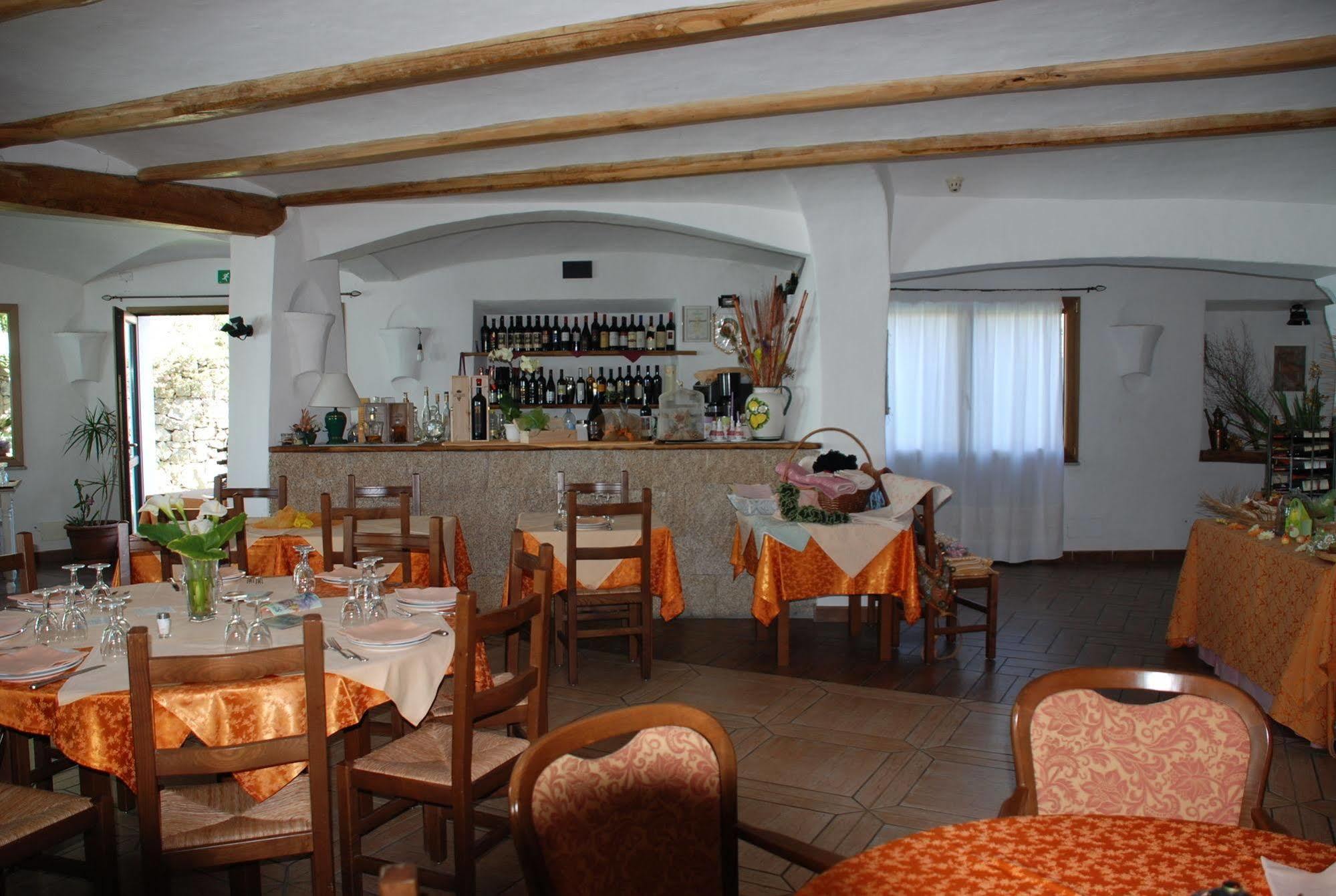 Locanda Tipica Sa Corte Oliena