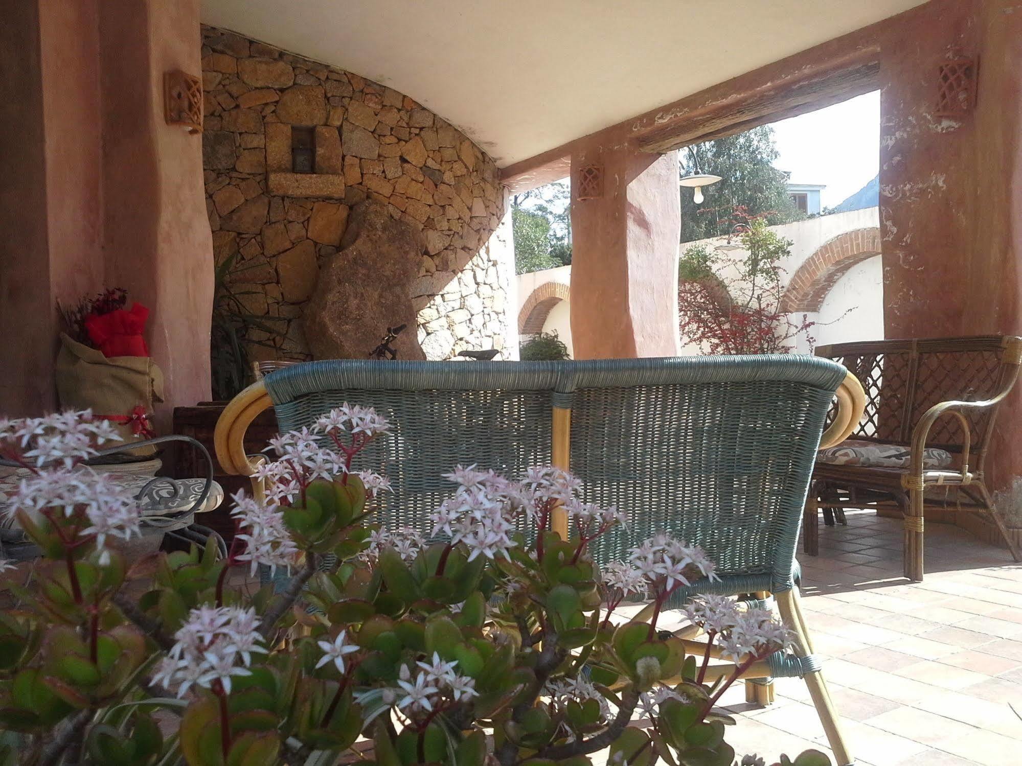 Tipica Sa Corte Locanda Oliena